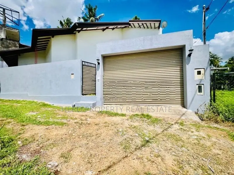Luxury Quality Valuable House for Sale in Athurugiriya