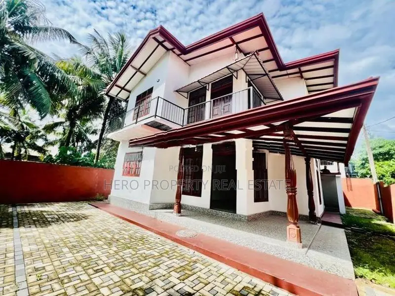 Modern Two Unit Luxury House for Sale in Athurugiriya