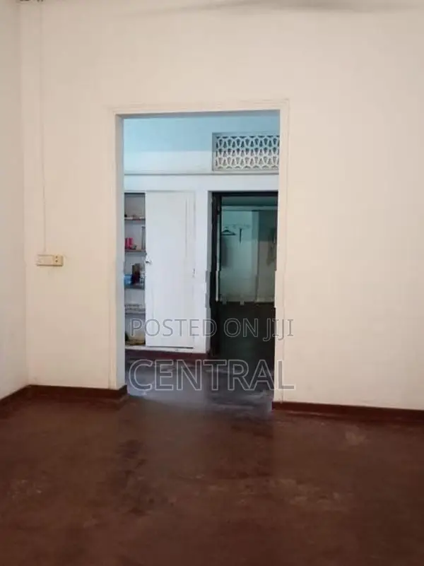 34 Perches land for sale with Colonial type House (C7-10216)