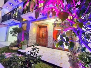 වාස්තු විද්‍යානුකූලව ඉදි කල සුඛෝපභෝගී නිවස විකිනීමට - කහතුඩුව