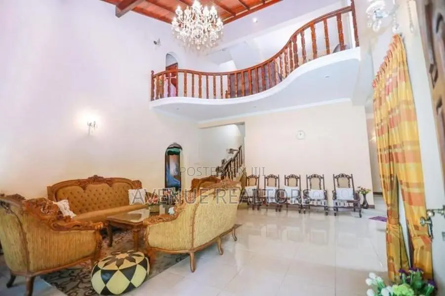 5BR House for Sale in Pelawatta, Battaramulla (HS4713)