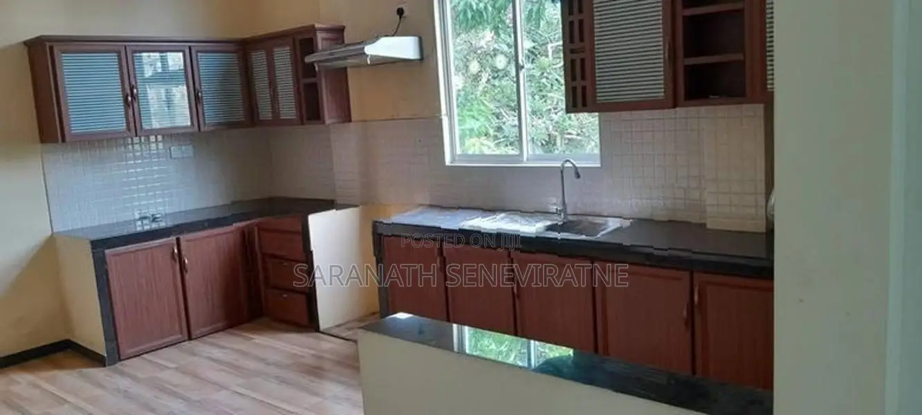 House For Sale in Pita-Kotte