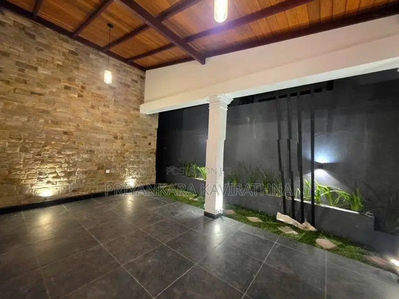 අලංකාර ගෙවත්තක් සහිත සුකෝපබෝගී අලුත්ම නිවස විකිනීමට - කහතුඩුව
