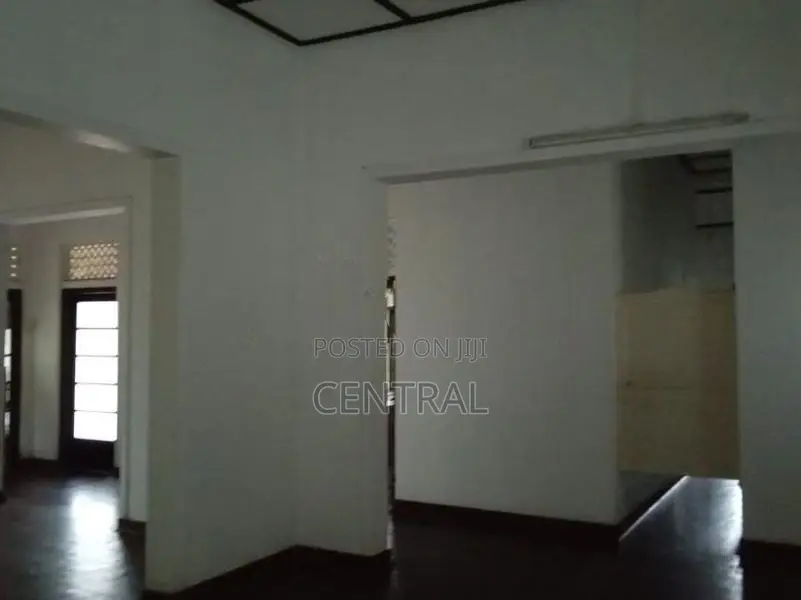 34 Perches land for sale with Colonial type House (C7-10216)