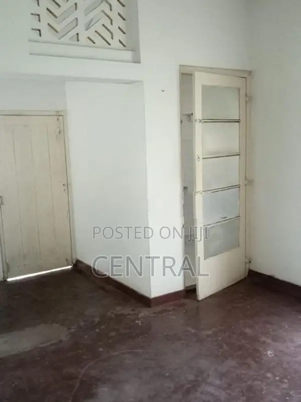 34 Perches land for sale with Colonial type House (C7-10216)