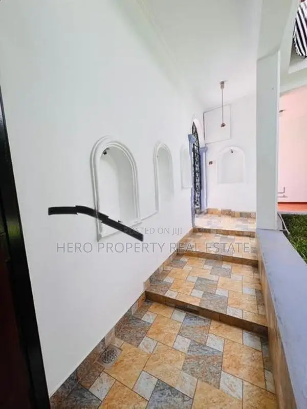 Luxury House for Sale in Athurugiriya