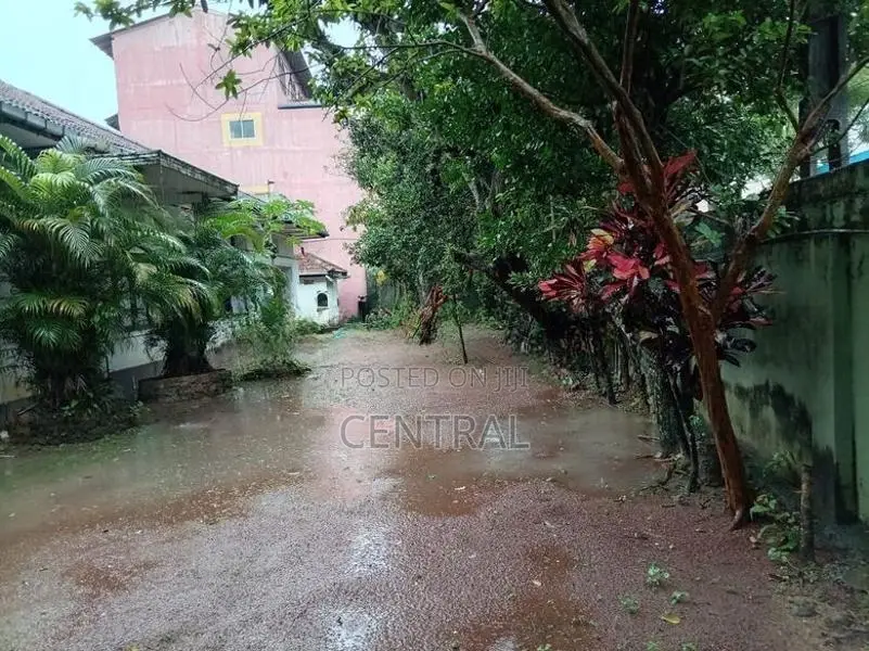 34 Perches land for sale with Colonial type House (C7-10216)