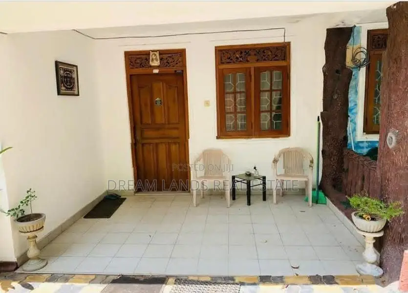 Kandy Ampitiya Ground floor Unit for Rent ( R- 742)
