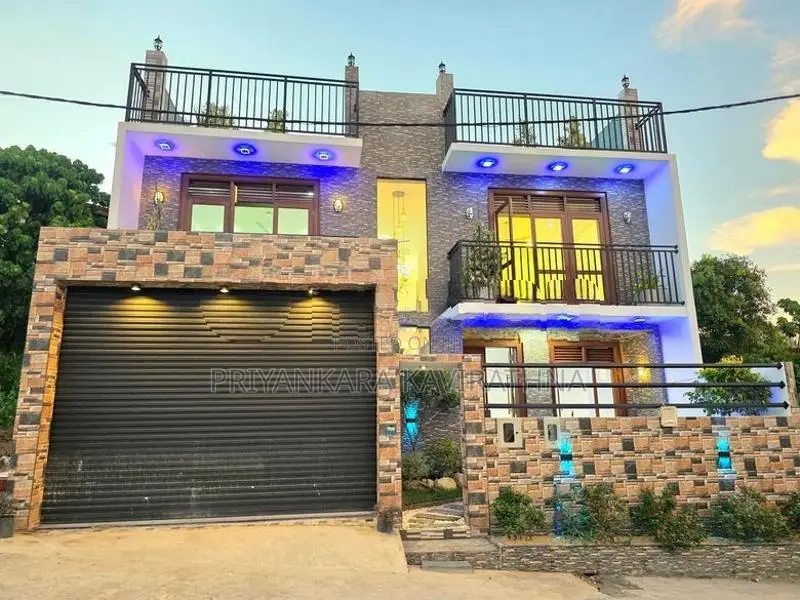 Mordern Luxury House For Sale in Kahatuduwa