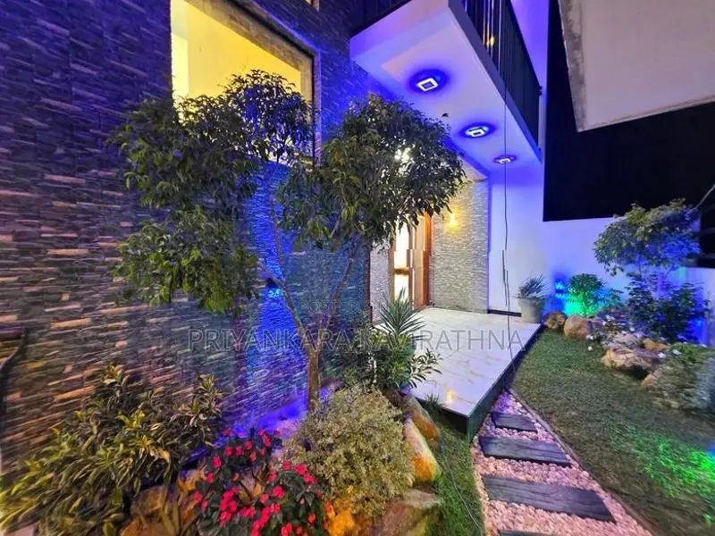 Mordern Luxury House For Sale in Kahatuduwa
