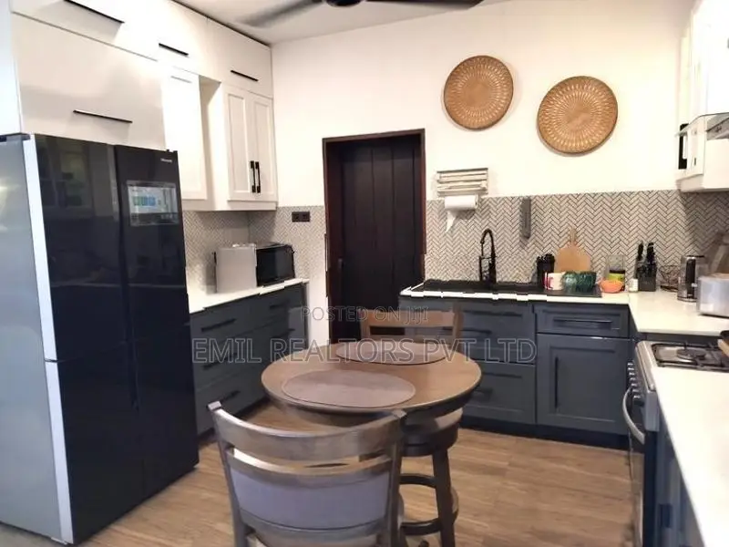 4 Bedroom Luxury Furnished House for Sale – Colombo 05 (EM164RK)