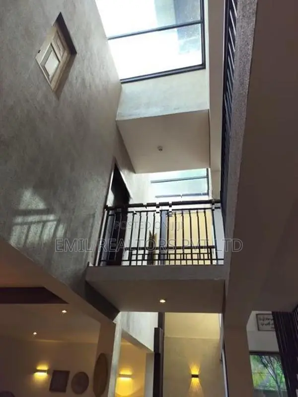 4 Bedroom Luxury Furnished House for Sale – Colombo 05 (EM164RK)