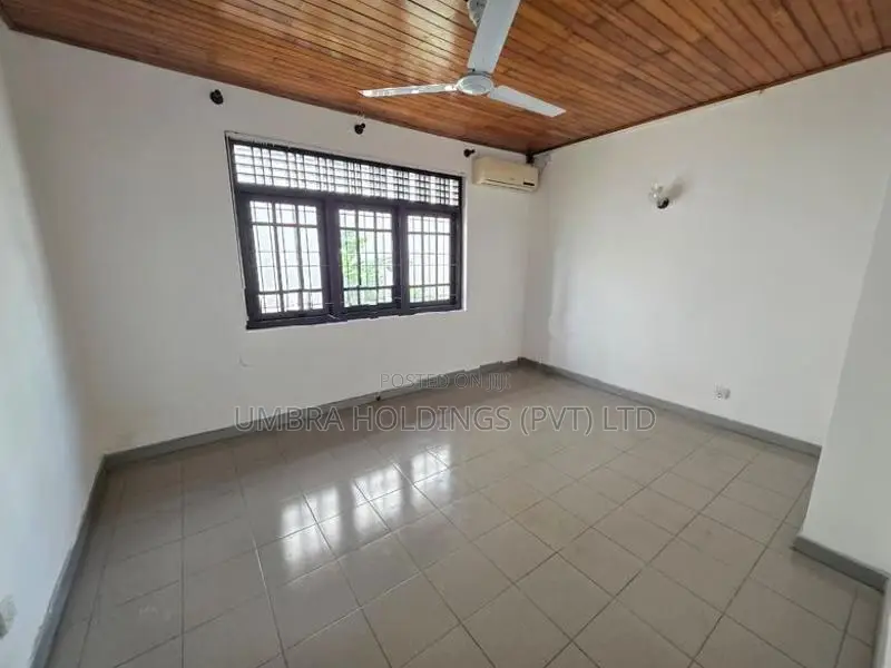 House For Sale In Fairfeild gardens Colombo 8 - 2616U/1