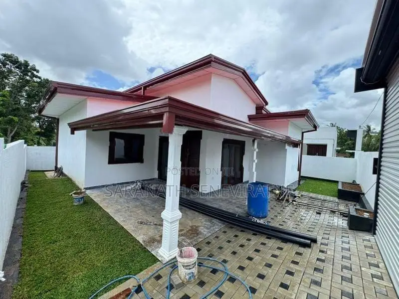 Brand-New House in Homagama Meegoda Watareka මීගොඩ - වටරැක