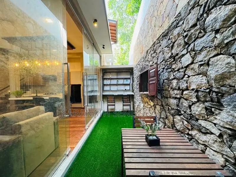 Luxury Brand New House For Sale In Thalawathugoda.