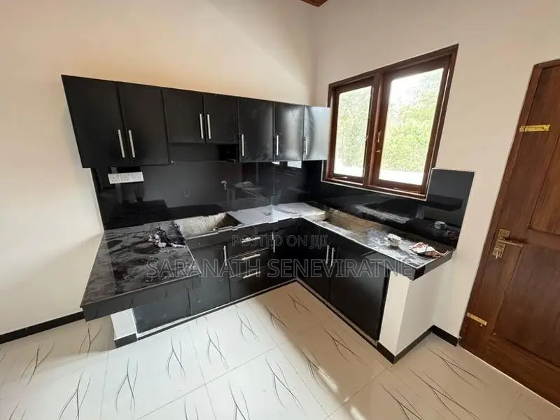 Brand-New House in Homagama Meegoda Watareka මීගොඩ - වටරැක