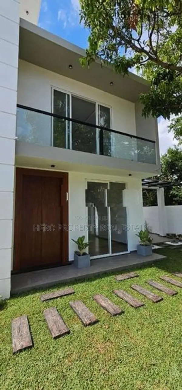HAS200 Luxury House for Sale in Piliyandala