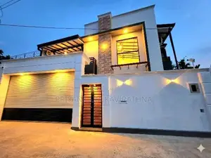 Brand New Mordern 2 Storied House in Piliyandala Town