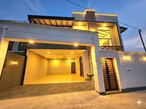Brand New Mordern 2 Storied House in Piliyandala Town