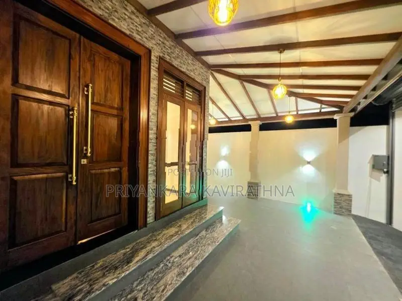 Mordern Brand New Super Quality House - Kahatuduwa