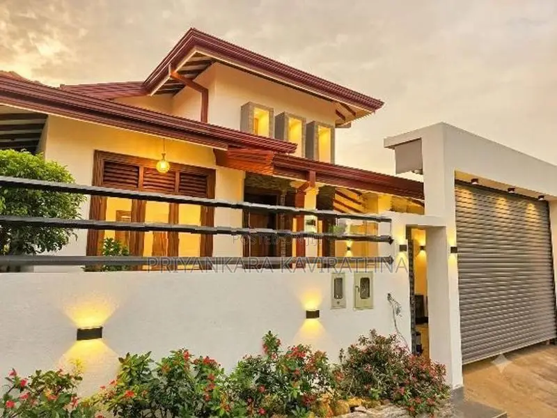 Mordern Brand New Super Quality House - Kahatuduwa