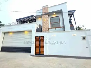 Brand New Mordern 2 Storied House in Piliyandala Town