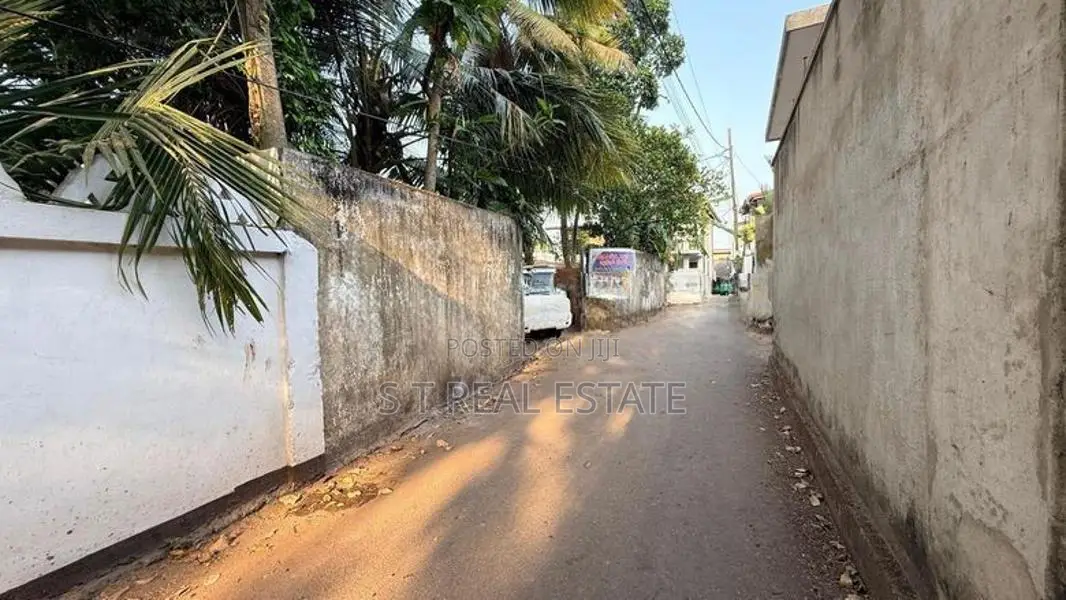 24P Residential Property For Sale in Wattala