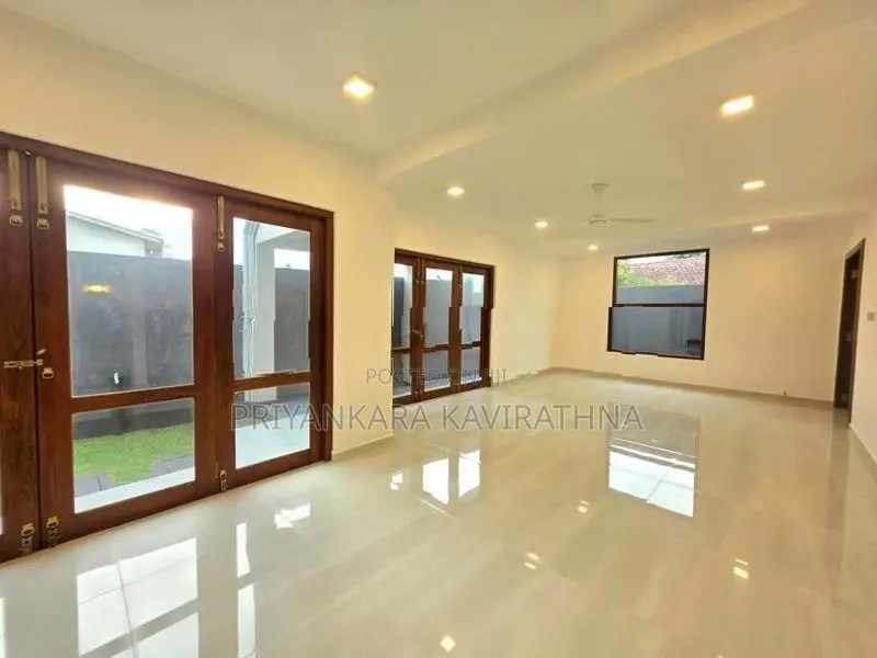 Brand New Mordern 2 Storied House in Piliyandala Town