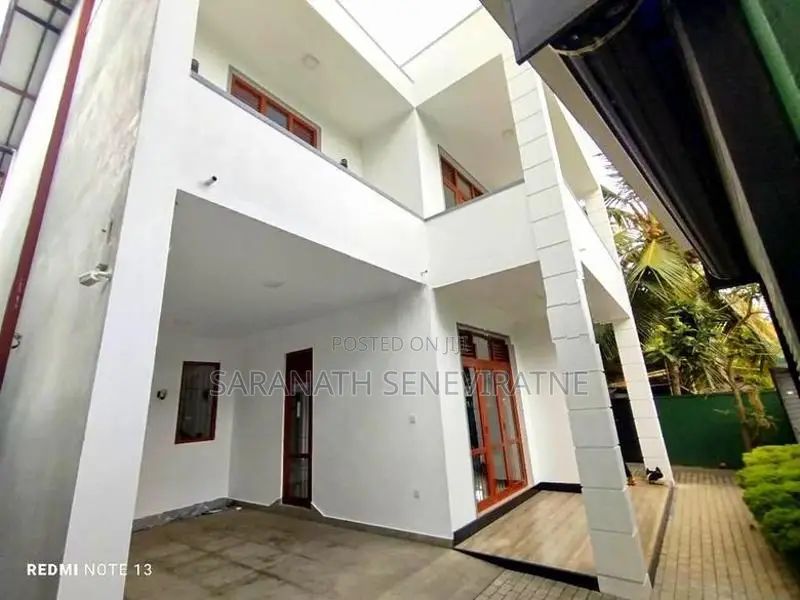 2 Storied House in Good Condition For Sale Panadura Kurusa Junction