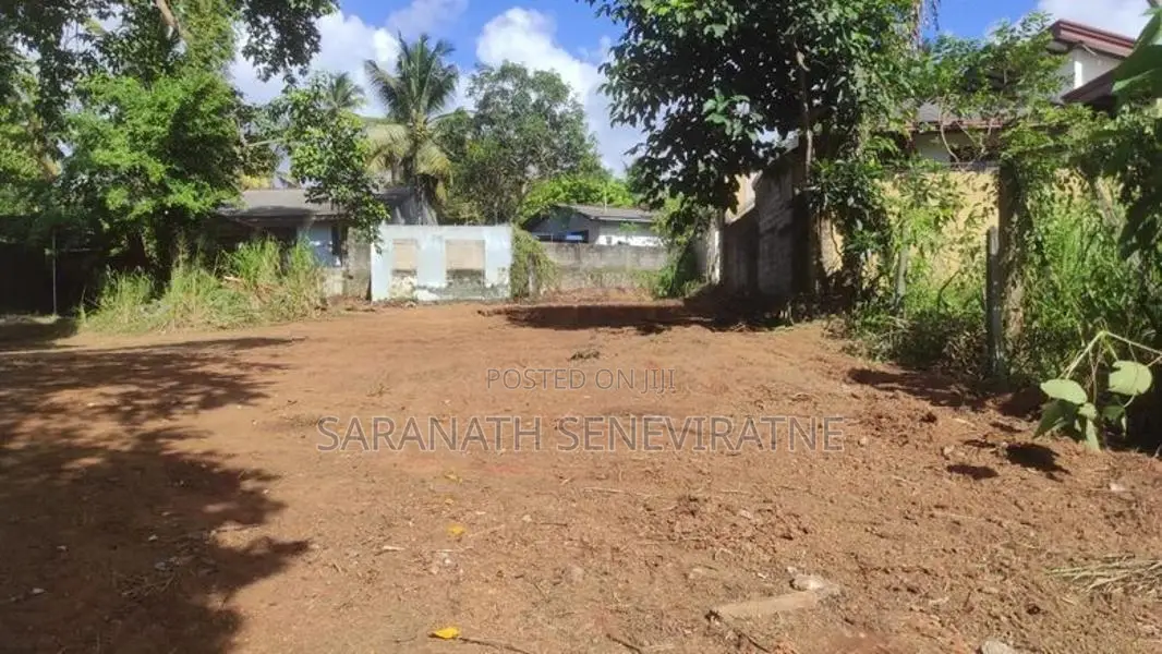 Land For Sale Off Bandaragama Kesbewa Rd - Kindelpitiya