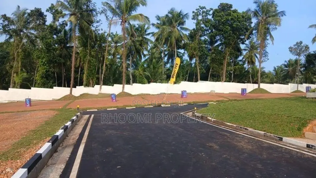 Kadawatha, kirillawala Prime Location Great Value Land For Sale