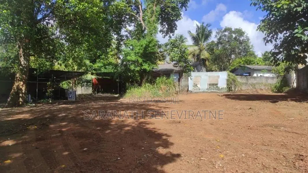 Land For Sale Off Bandaragama Kesbewa Rd - Kindelpitiya