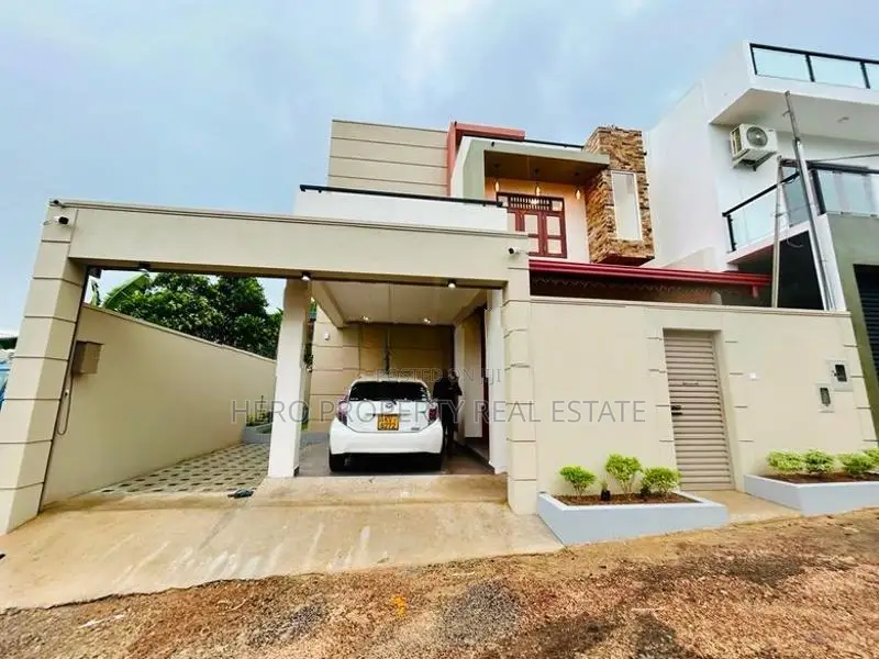 HAS208 Modern Luxury Quality Valuable House for Sale in Piliyandala