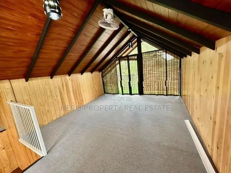 HAS211 - Cabana Type Luxury Quality House for Sale in Piliyandala