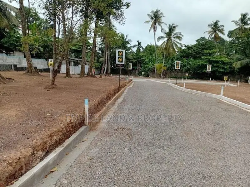 Piliyandala Batakeththara Highly Residential Land for Sale Dewala Road