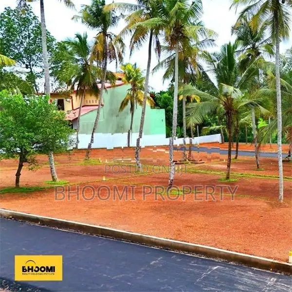 120 ප්‍රධාන බස් මාරගය සමීපයෙන් බිම් කොටස් විකිණීමට