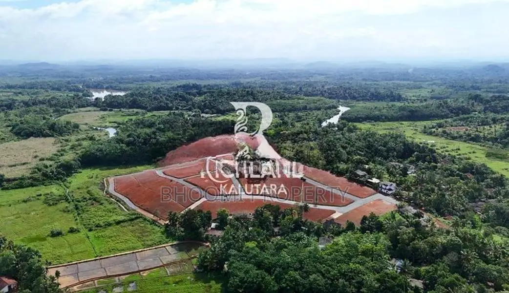 කලුතරින් නේවාසික බිම්කොටස්