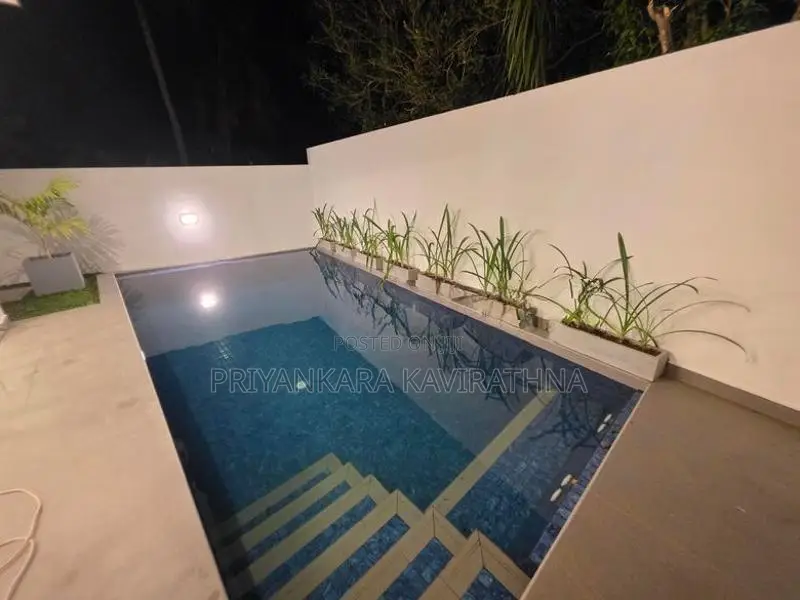 With Pool / Luxury House For Sale in Piliyandala