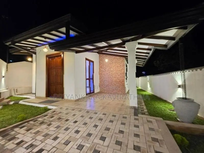 නිදහස් පරිසරයක ඉදිවන අලුත්ම නිවස විකිනීමට - කැස්බෑව