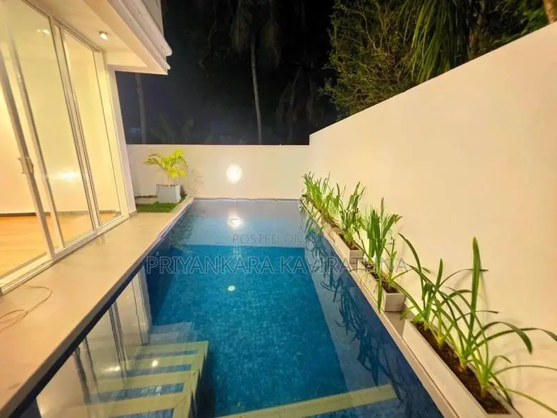 With Pool / Luxury House For Sale in Piliyandala