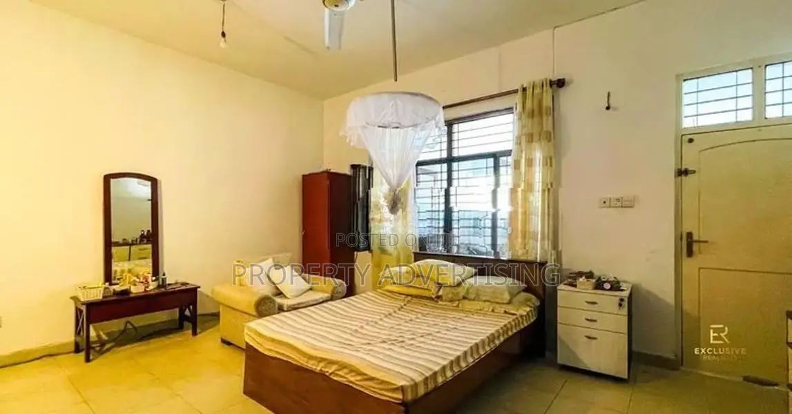 Spacious 2 Units House for Sale in Boralesgamuwa
