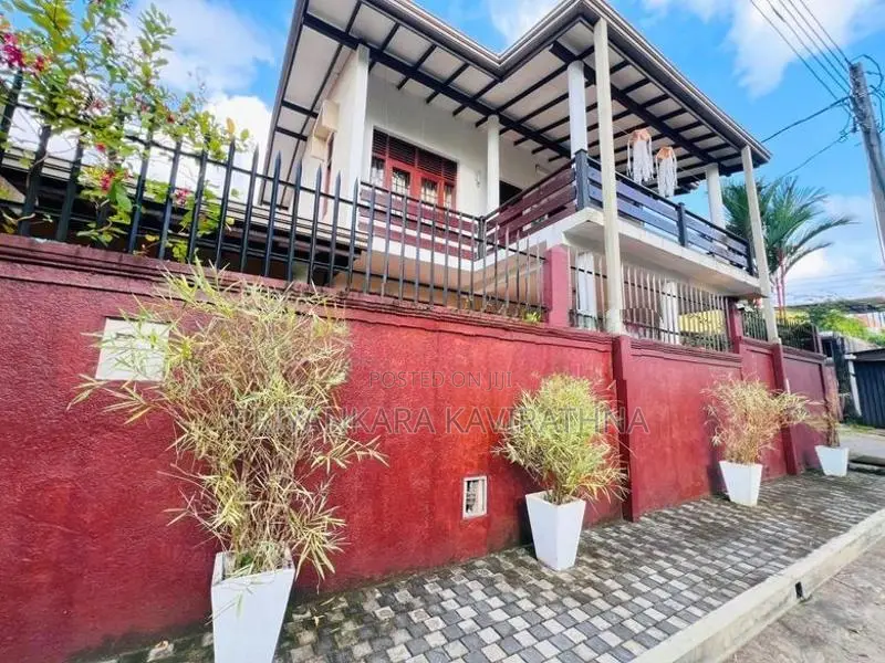 Luxury House For Sale in Mattegoda