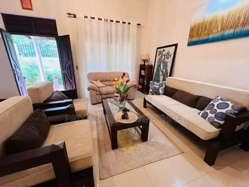 Luxury House For Sale in Mattegoda