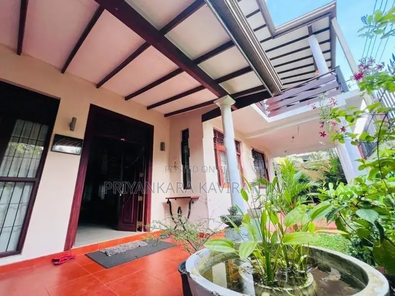 Luxury House For Sale in Mattegoda