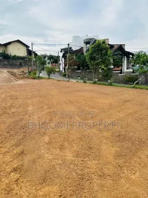 අතුරුගිරිය නගරයට සමීපව වටිනා ඉඩම්