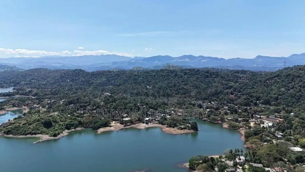 දිගනෙන් ඉඩමක්