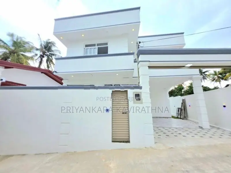 Luxury House For Sale in Kasbawa