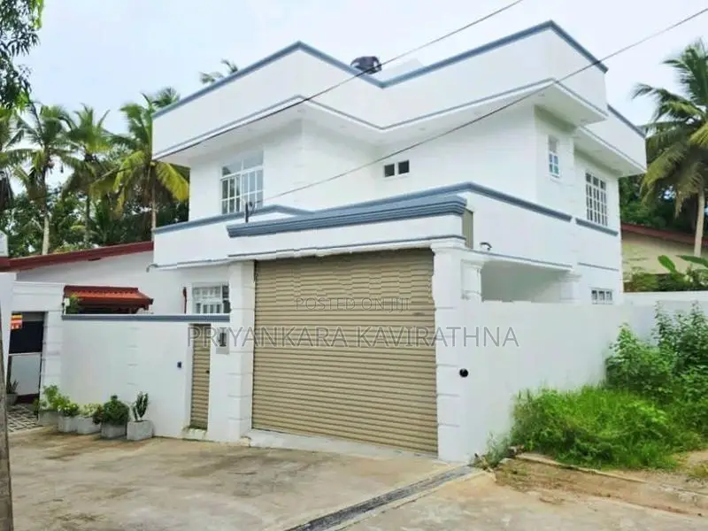 Luxury House For Sale in Kasbawa
