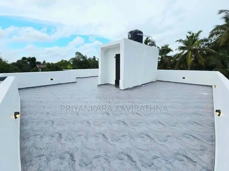 Luxury House For Sale in Kasbawa