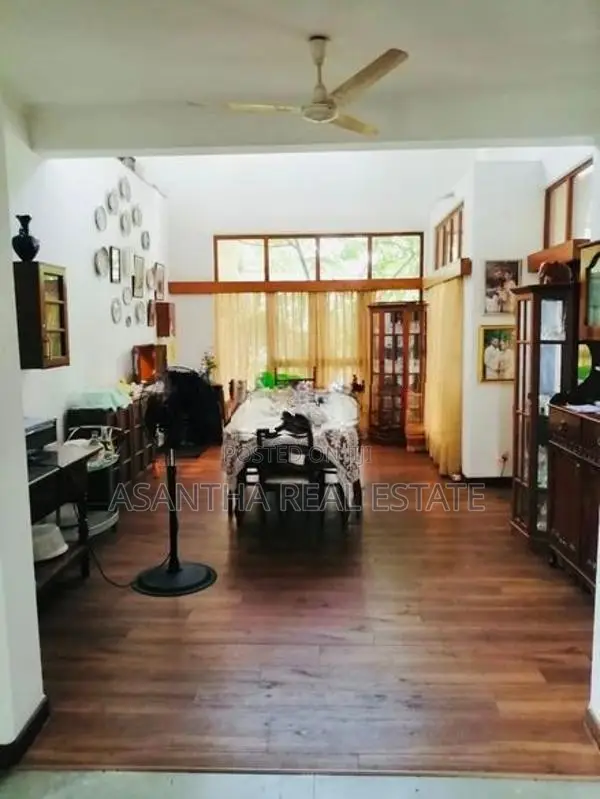 (AFA308) 03 Storey House with 20P Meda Welikada Road, Rajagiriya